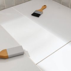 Jak skutecznie przetestować szczelność hydroizolacji łazienki przed układaniem płytek i uniknąć przecieków